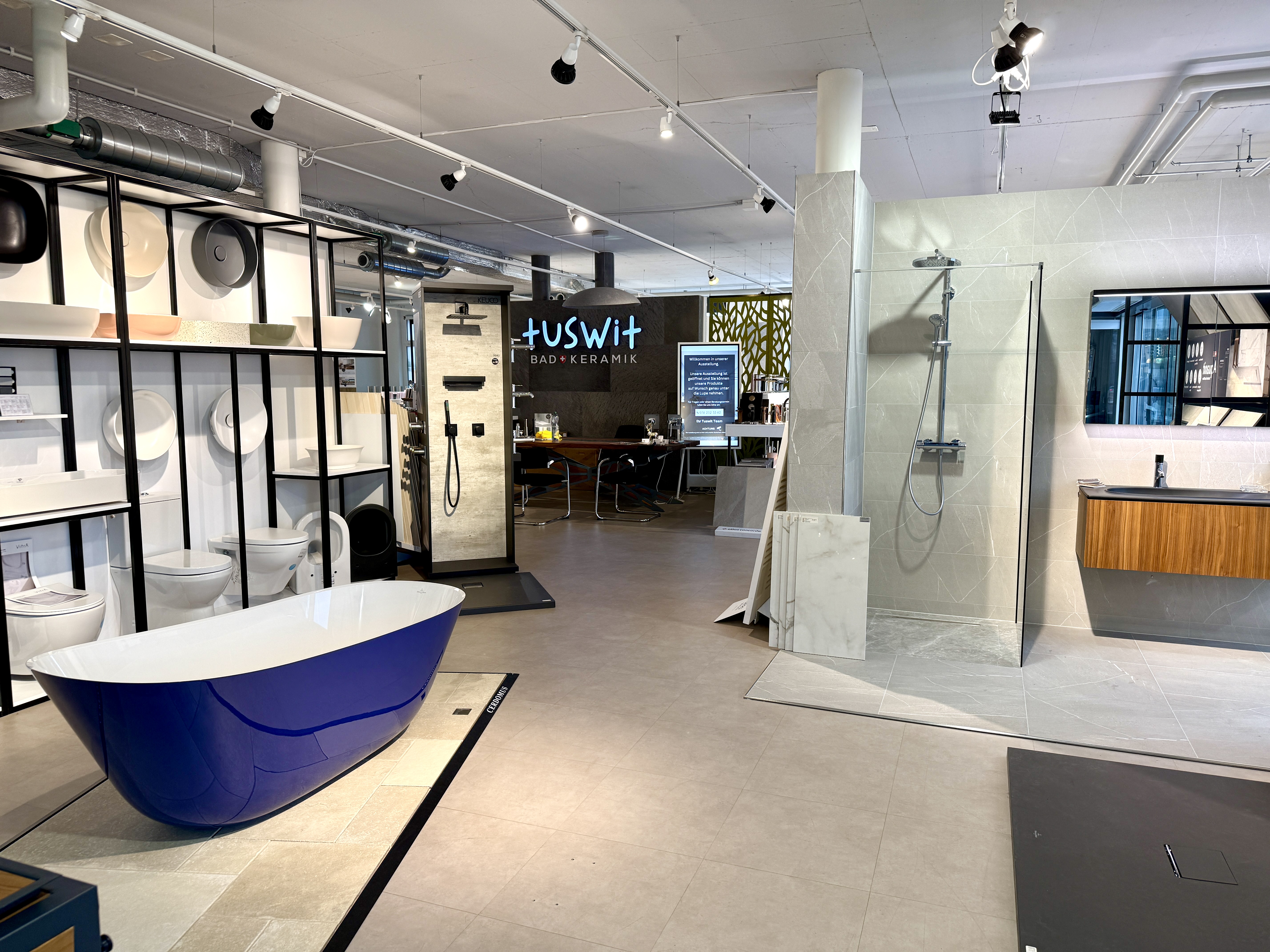 Ausstellungs-Galerie von Tuswit GmbH in Wallisellen geplant und umgesetzt