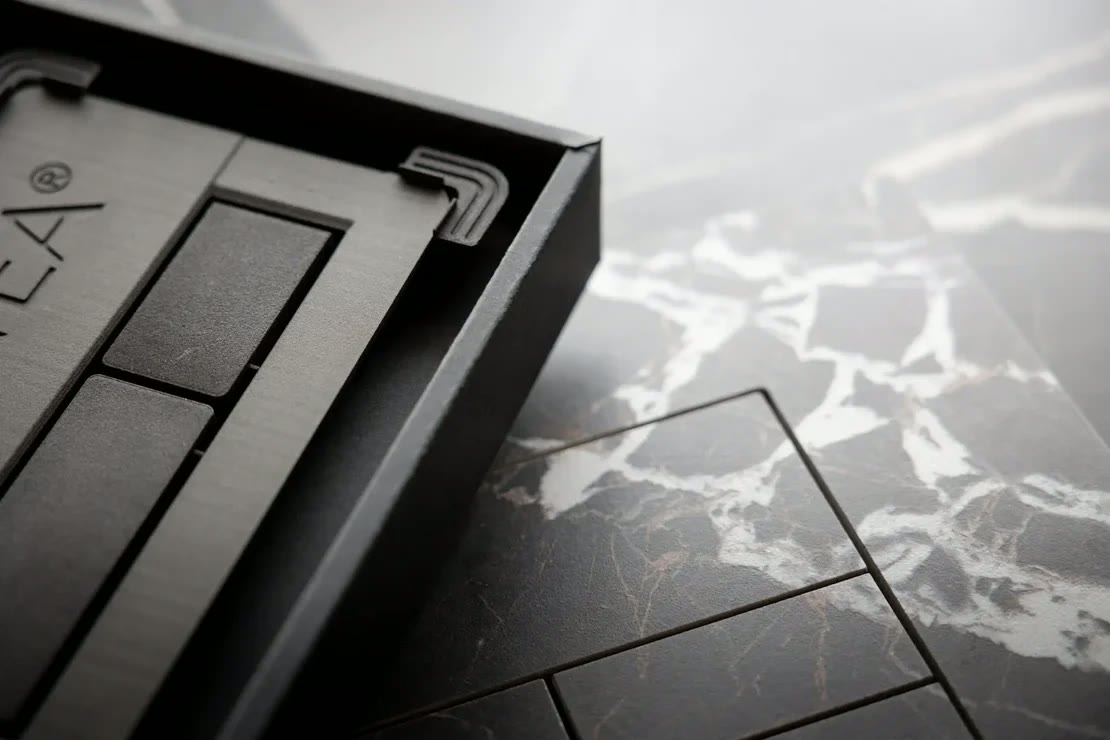 Spülkasten und Betätigungsplatte – Ansicht 9
